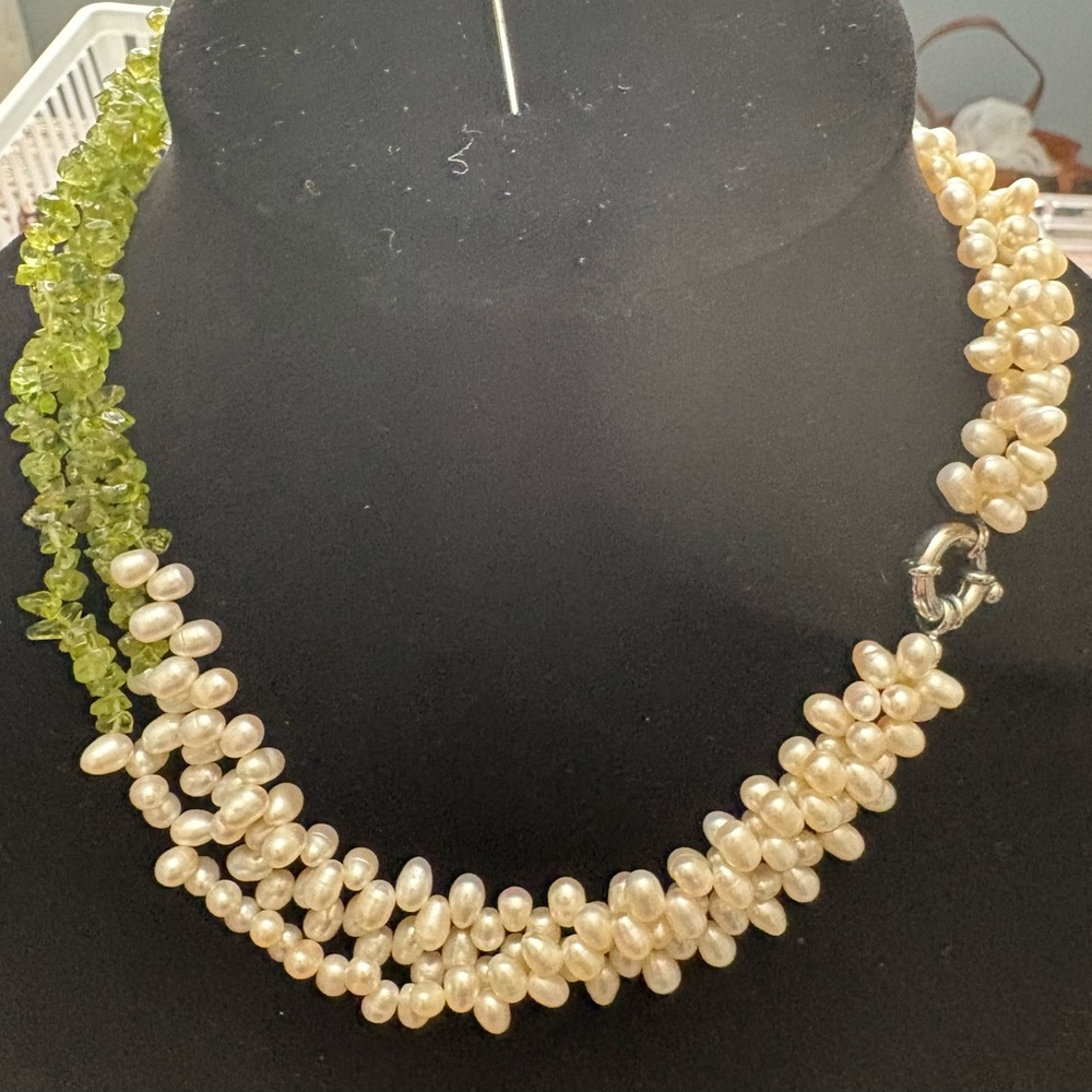 Freshwater Pearl and Peridot Cluster Necklace - Elegant Cream & Green